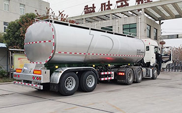 牛奶運(yùn)輸車(chē)的“內(nèi)膽守護(hù)術(shù)”：3mm不